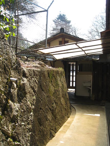 IMG_2578-Nara-Nigatsudo-toilet