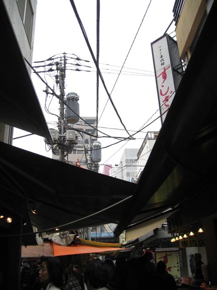 IMG_3112-Tokyo-Tsukiji-shops-streets