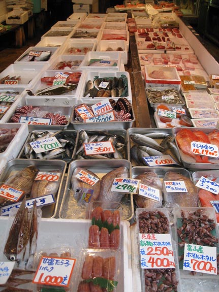 IMG_3134-Tokyo-Tsukiji-shops-food