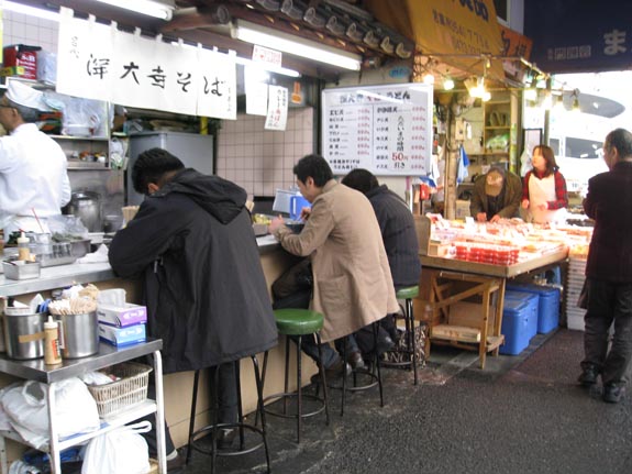 IMG_3154-Tokyo-Tsukijii-shops-food
